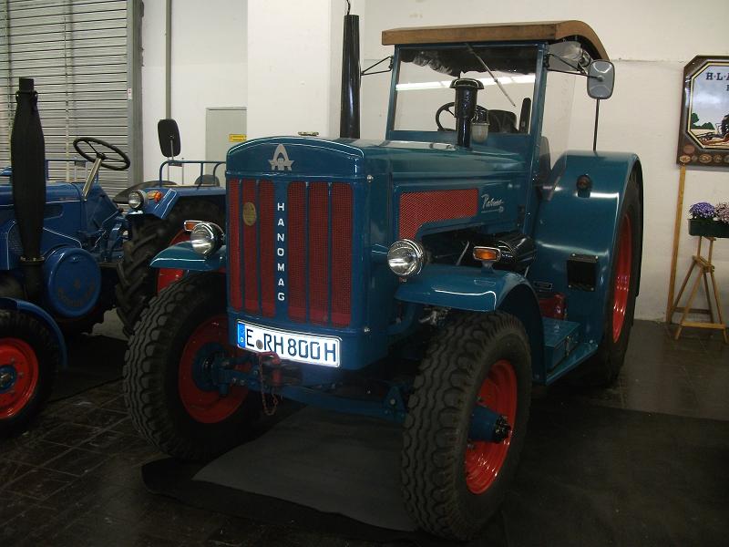 27 Tractor Hanomag
