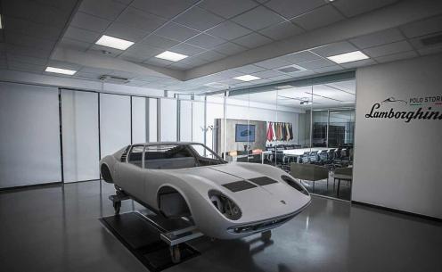 Caroserie restaurata Lamborghini Miura